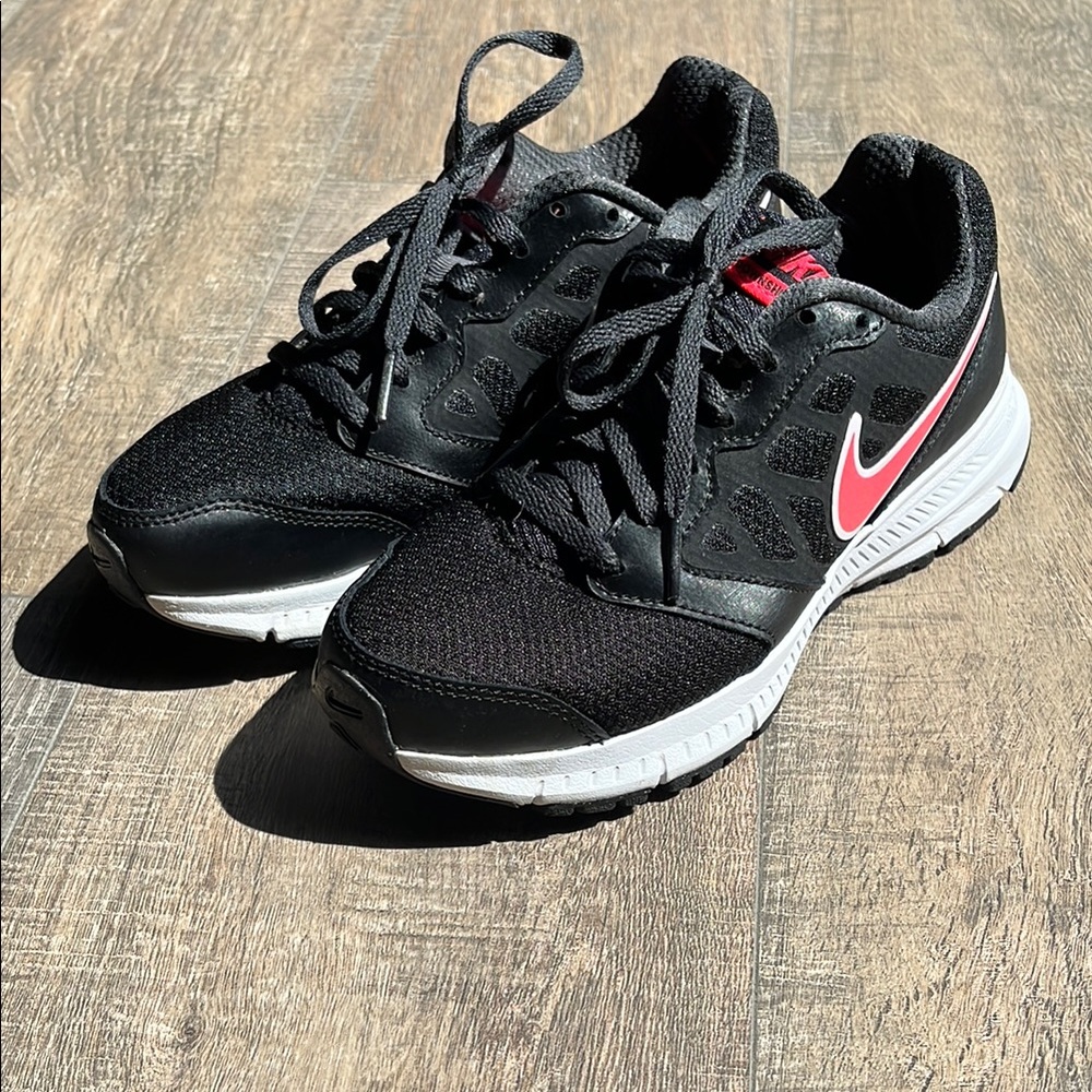 Nike Black and Neon Pink Running Shoes Size 6.5